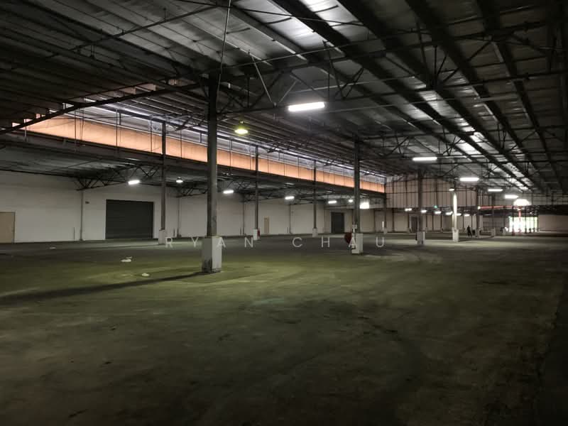 Single Story | 5.3 to 8m | Loading Bays @ Jurong, , 100,000 sqft, Warehouse For Rent, by Ryan Chau, 500237338 - Interior - CommercialGuru.com.sg