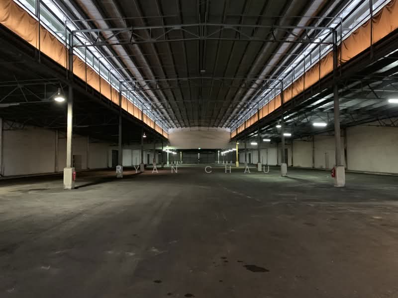 Single Story | 5.3 to 8m | Loading Bays @ Jurong, , 100,000 sqft, Warehouse For Rent, by Ryan Chau, 500237338 - Exterior - CommercialGuru.com.sg