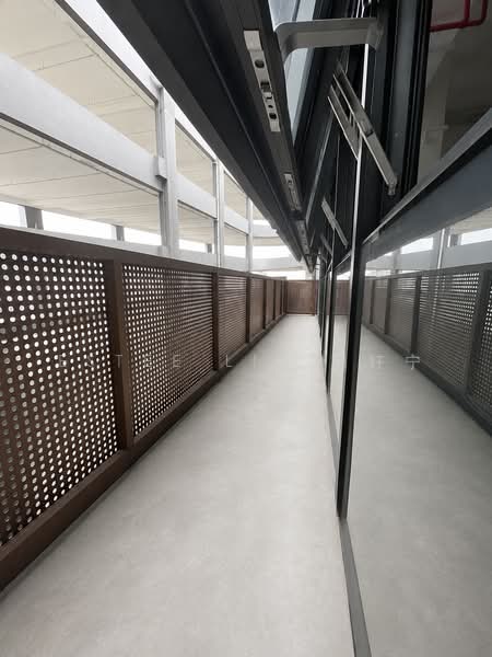 Woodlands Horizon, 31 Woodlands close, 1,701 sqft, Light Industrial (B1) For Sale, by Estee Liu 刘轩宁, 500237352 - Corridor - CommercialGuru.com.sg