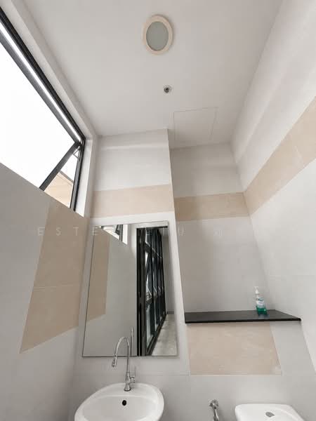 Woodlands Horizon, 31 Woodlands close, 1,701 sqft, Light Industrial (B1) For Sale, by Estee Liu 刘轩宁, 500237352 - CommercialGuru.com.sg