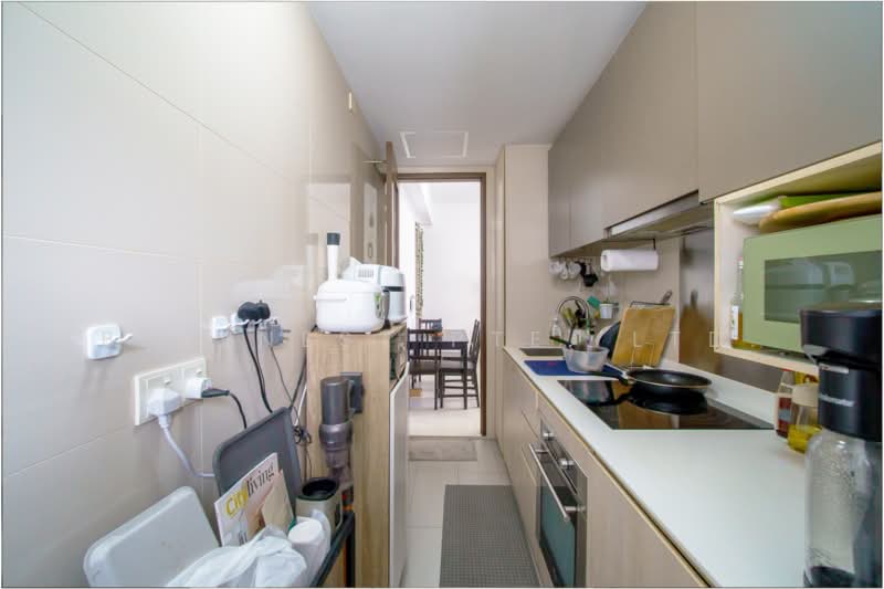 Foresque Residences, 101 Petir Road, 2 Bedrooms, 710 sqft, Condominium For Sale, by KENNETH CHUA, 500237354 - Kitchen - PropertyGuru.com.sg