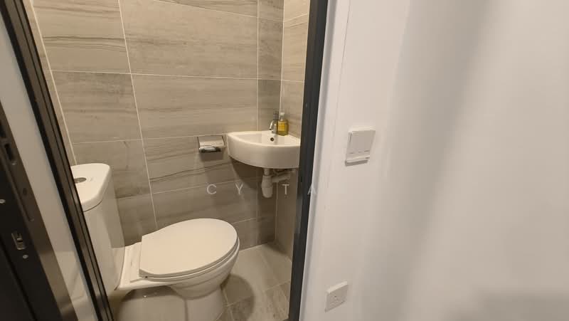 One Pearl Bank, 1 Pearl Bank, 3 Bedrooms, 1,098 sqft, Condominium For Rent, by CY Tan, 500237356 - Toilet next to store room - PropertyGuru.com.sg