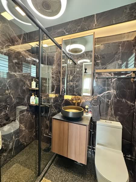 716 Ang Mo Kio Avenue 6, 716 Ang Mo Kio Avenue 6, 3 Bedrooms, 1,280 sqft, HDB Flat For Sale, by Shahnaz Farisha, 500237366 - Bathroom - PropertyGuru.com.sg