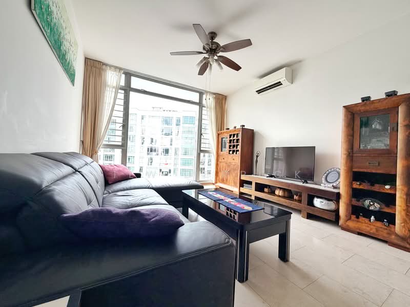 The Lakeshore, 33 Jurong West Street 41, 3 Bedrooms, 1,184 sqft, Condominium For Sale, by Liew Derrick, 500237385 - Living Room - PropertyGuru.com.sg
