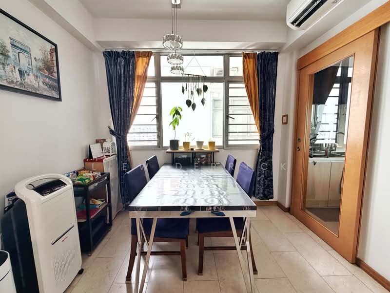 The Lakeshore, 33 Jurong West Street 41, 3 Bedrooms, 1,184 sqft, Condominium For Sale, by Liew Derrick, 500237385 - Dining Room - PropertyGuru.com.sg