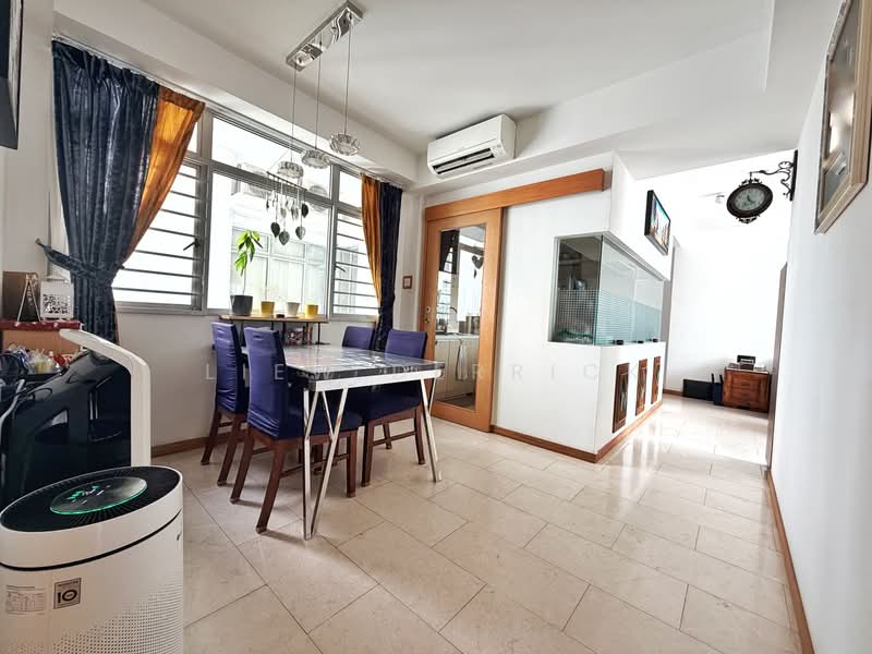 The Lakeshore, 33 Jurong West Street 41, 3 Bedrooms, 1,184 sqft, Condominium For Sale, by Liew Derrick, 500237385 - Dining Room - PropertyGuru.com.sg