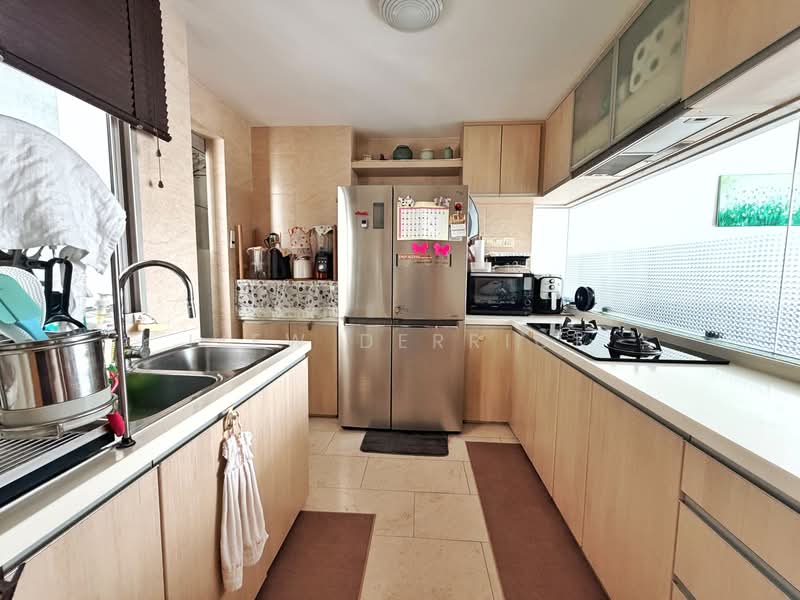 The Lakeshore, 33 Jurong West Street 41, 3 Bedrooms, 1,184 sqft, Condominium For Sale, by Liew Derrick, 500237385 - Kitchen - PropertyGuru.com.sg