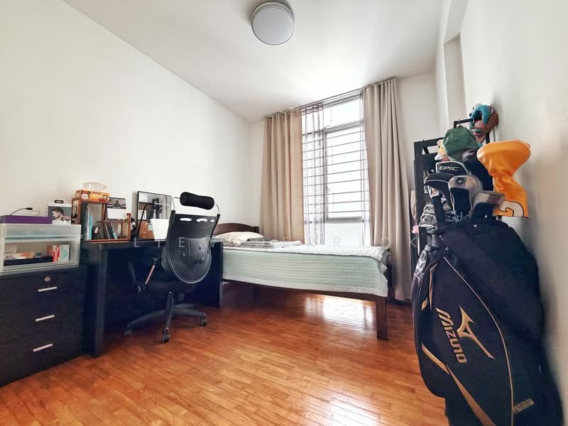 The Lakeshore, 33 Jurong West Street 41, 3 Bedrooms, 1,184 sqft, Condominium For Sale, by Liew Derrick, 500237385 - Bedroom - PropertyGuru.com.sg