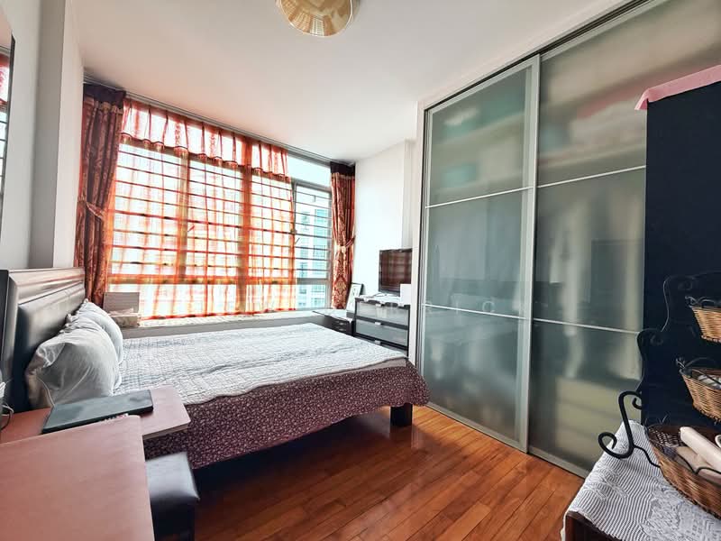 The Lakeshore, 33 Jurong West Street 41, 3 Bedrooms, 1,184 sqft, Condominium For Sale, by Liew Derrick, 500237385 - Bedroom - PropertyGuru.com.sg
