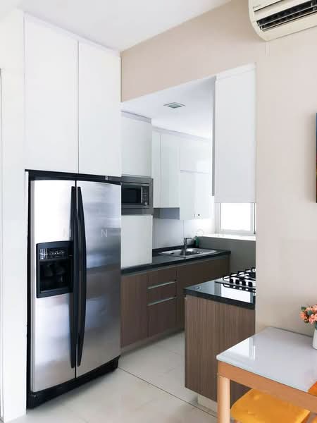 The Metropolitan Condominium, 8 Alexandra View, 2 Bedrooms, 775 sqft, Condominium For Sale, by Mindy Yong, 500237386 - Kitchen - PropertyGuru.com.sg