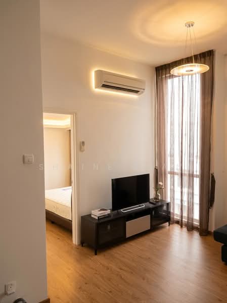 The Oxley, 9 Oxley Rise, Orchard / River Valley, 1 Bedroom, 549 sqft, Apartment For Sale, by Shaine Guan, 500237388 - Living Room - PropertyGuru.com.sg