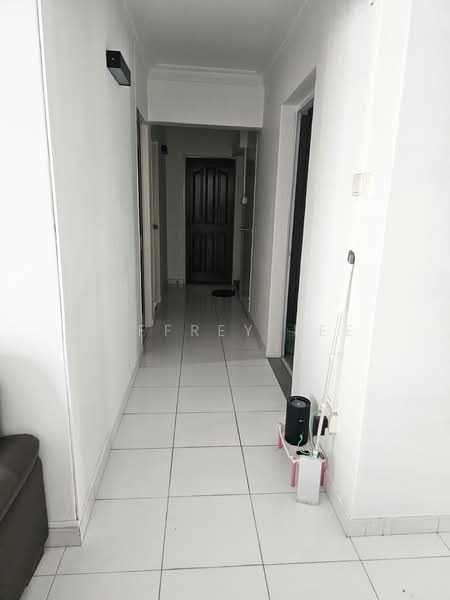 641 Choa Chu Kang Street 64, 641 Choa Chu Kang Street 64, 3 Bedrooms, 1,076 sqft, HDB Flat For Rent, by Jeffrey Lee, 500237389 - Corridor - PropertyGuru.com.sg