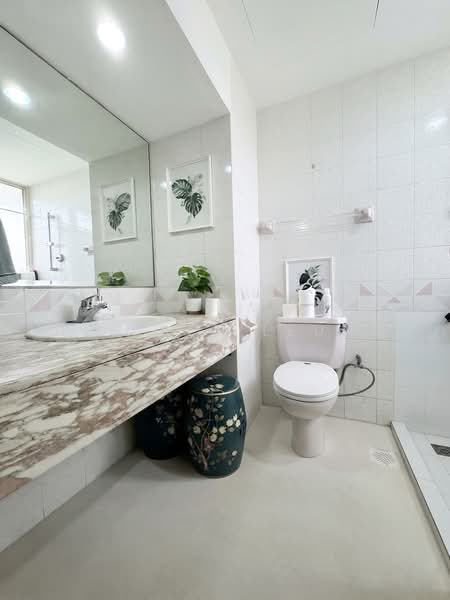 Bullion Park, 160 Lentor Loop, 3 Bedrooms, 1,260 sqft, Condominium For Sale, by Desiree Leung, 500237390 - Master Bathroom - PropertyGuru.com.sg