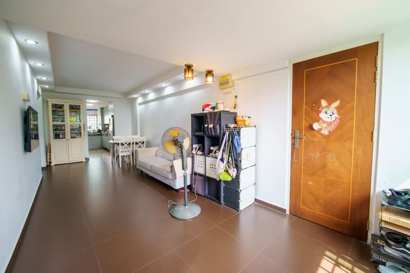 502 Ang Mo Kio Avenue 5, 502 Ang Mo Kio Avenue 5, 2 Bedrooms, 882 sqft, HDB Flat For Sale, by KENNETH CHUA, 500237393 - Living Room - PropertyGuru.com.sg