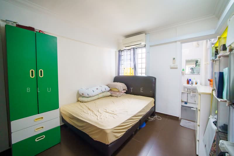 502 Ang Mo Kio Avenue 5, 502 Ang Mo Kio Avenue 5, 2 Bedrooms, 882 sqft, HDB Flat For Sale, by KENNETH CHUA, 500237393 - Master Room - PropertyGuru.com.sg