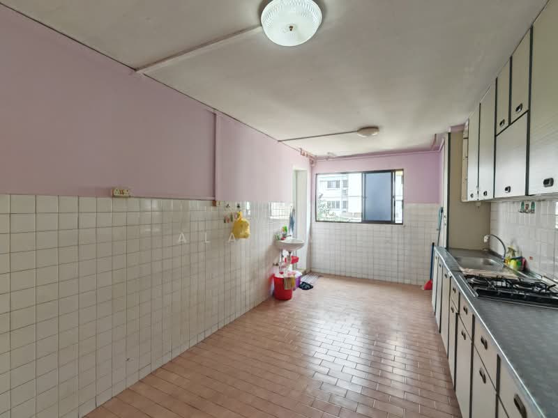 420 Bukit Batok West Avenue 2, 420 Bukit Batok West Avenue 2, 2 Bedrooms, 732 sqft, HDB Flat For Sale, by Alan Wee, 500237395 - Kitchen - PropertyGuru.com.sg