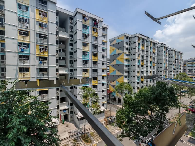 420 Bukit Batok West Avenue 2, 420 Bukit Batok West Avenue 2, 2 Bedrooms, 732 sqft, HDB Flat For Sale, by Alan Wee, 500237395 - Exterior - PropertyGuru.com.sg