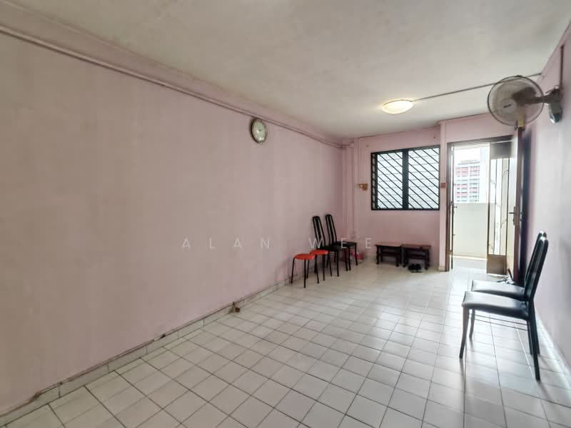 420 Bukit Batok West Avenue 2, 420 Bukit Batok West Avenue 2, 2 Bedrooms, 732 sqft, HDB Flat For Sale, by Alan Wee, 500237395 - Living Room - PropertyGuru.com.sg