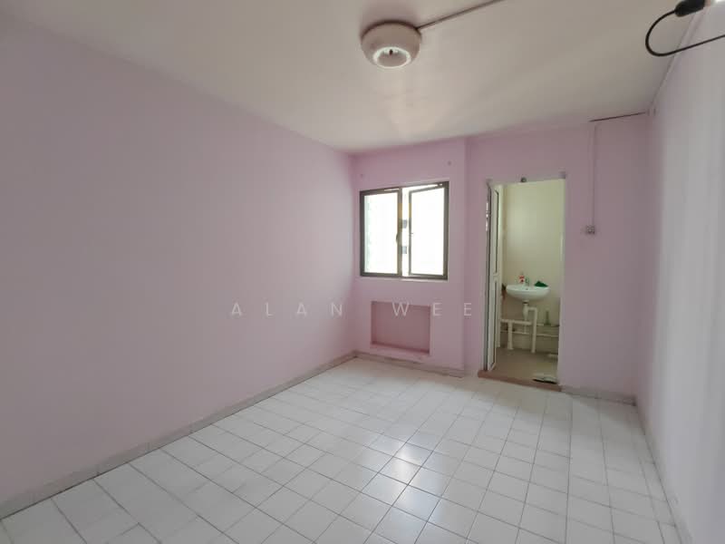 420 Bukit Batok West Avenue 2, 420 Bukit Batok West Avenue 2, 2 Bedrooms, 732 sqft, HDB Flat For Sale, by Alan Wee, 500237395 - Interior - PropertyGuru.com.sg
