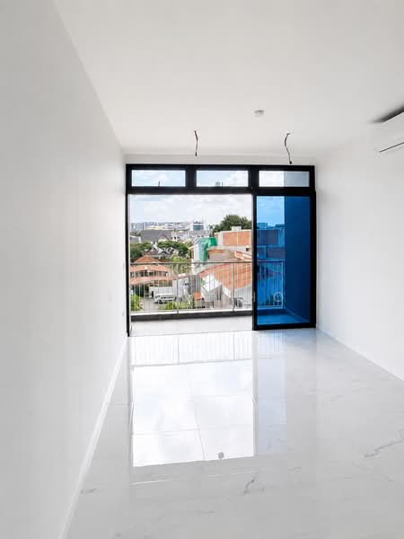 Kovan Jewel, 51 Kovan Road, 4 Bedrooms, 1,991 sqft, Condominium For Sale, by Irene Ho, 500237402 - Balcony - PropertyGuru.com.sg