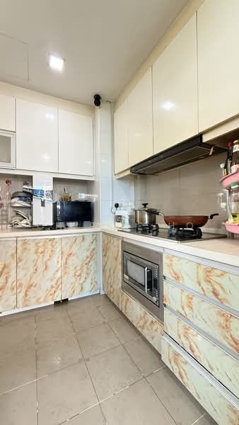 The Canopy, 81 Yishun Avenue 11, Sembawang / Yishun, 3 Bedrooms, 1,195 sqft, Condominium For Sale, by Cherrie Ho, 500237407 - Kitchen - PropertyGuru.com.sg