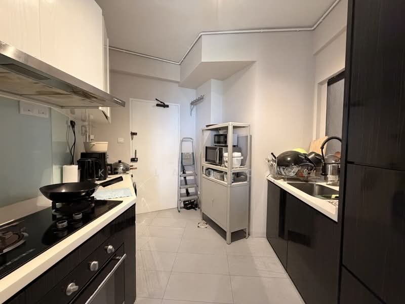 Bayshore Park, 62 Bayshore Road, 2 Bedrooms, 936 sqft, Condominium For Sale, by Kayla Chong, 500237427 - Kitchen - PropertyGuru.com.sg