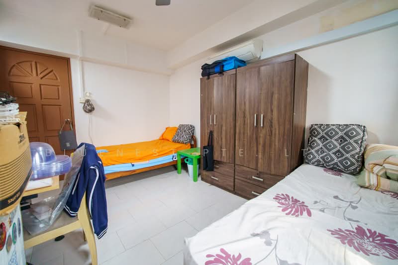 467 Pasir Ris Drive 6, 467 Pasir Ris Drive 6, 3 Bedrooms, 1,248 sqft, HDB Flat For Sale, by CLARENCE LIANG, 500237433 - Bedroom - PropertyGuru.com.sg