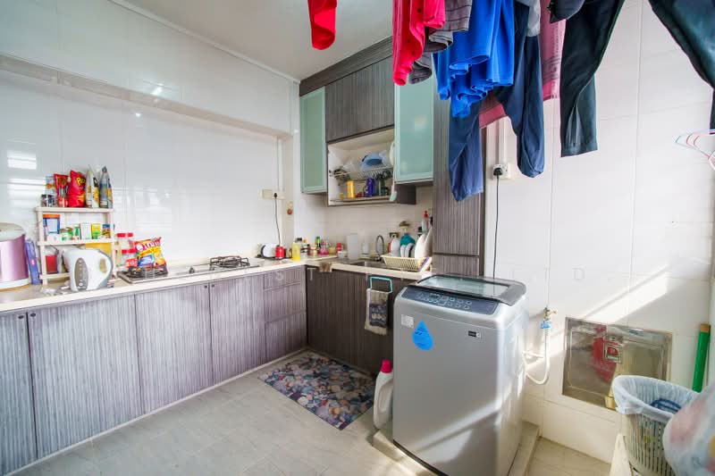 467 Pasir Ris Drive 6, 467 Pasir Ris Drive 6, 3 Bedrooms, 1,248 sqft, HDB Flat For Sale, by CLARENCE LIANG, 500237433 - Kitchen - PropertyGuru.com.sg