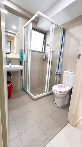 138A Yuan Ching Road, 138A Yuan Ching Road, Room Rental, 100 sqft, HDB Flat For Rent, by Liow Hai Ting, 500237434 - Bathroom - PropertyGuru.com.sg