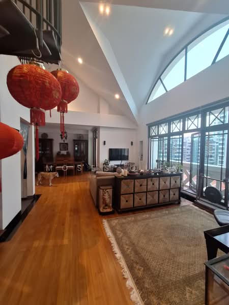 Gambier Court, 60 Kim Yam Road, 4 Bedrooms, 2,530 sqft, Apartment For Sale, by Moses Quek, 500237439 - Living Room - PropertyGuru.com.sg