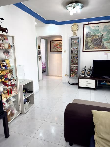 965 Hougang Avenue 9, 965 Hougang Avenue 9, 4 Bedrooms, 1,087 sqft, HDB Flat For Sale, by Alson Mah, 500237442 - Living Room - PropertyGuru.com.sg