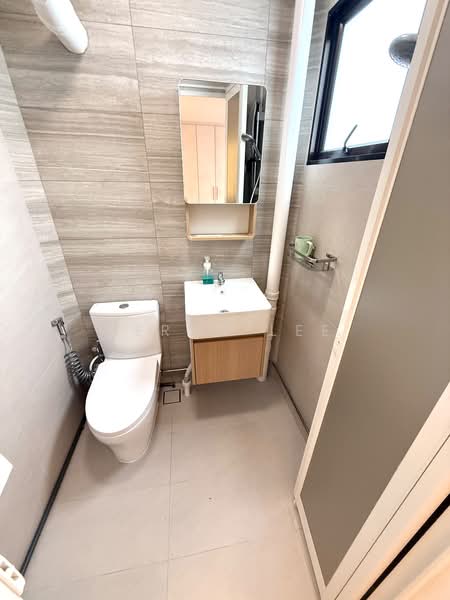 316 Bukit Batok Street 32, 316 Bukit Batok Street 32, 2 Bedrooms, 1,001 sqft, HDB Flat For Rent, by Jeron Lee, 500237444 - Bathroom - PropertyGuru.com.sg