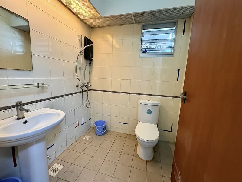 445A Fernvale Road, 445A Fernvale Road, 2 Bedrooms, 732 sqft, HDB Flat For Rent, by Terence Tan, 500237445 - Attached Bathroom - PropertyGuru.com.sg