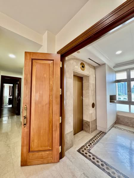 Chelsea Gardens, Walshe Road, 4 Bedrooms, 1,956 sqft, Condominium For Sale, by Jackie Tan 陳筱薇, 500237448 - Foyer to main entrance - PropertyGuru.com.sg