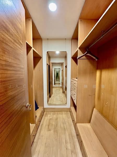 Chelsea Garden, , 4 Bedrooms, 1,956 sqft, Condominium For Sale, by Jackie Tan 陳筱薇, 500237448 - Master Bedroom Walk- In Wardrobe - PropertyGuru.com.sg