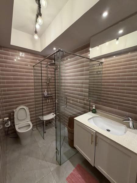 Yong An Park, 325 River Valley Road, Orchard / River Valley, 4 Bedrooms, 3,434 sqft, Condominium For Sale, by HK LIE, 500237455 - Bathroom - PropertyGuru.com.sg