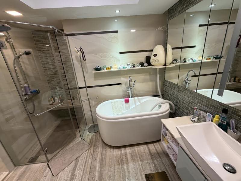 Yong An Park, 325 River Valley Road, Orchard / River Valley, 4 Bedrooms, 3,434 sqft, Condominium For Sale, by HK LIE, 500237455 - Bathroom - PropertyGuru.com.sg
