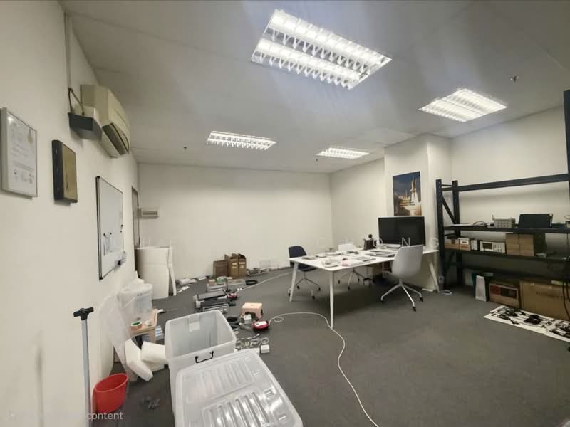 Ubi Techpark, 10 Ubi Crescent, 1,679 sqft, Light Industrial (B1) For Sale, by Chester Chong, 500237457 - Interior - CommercialGuru.com.sg
