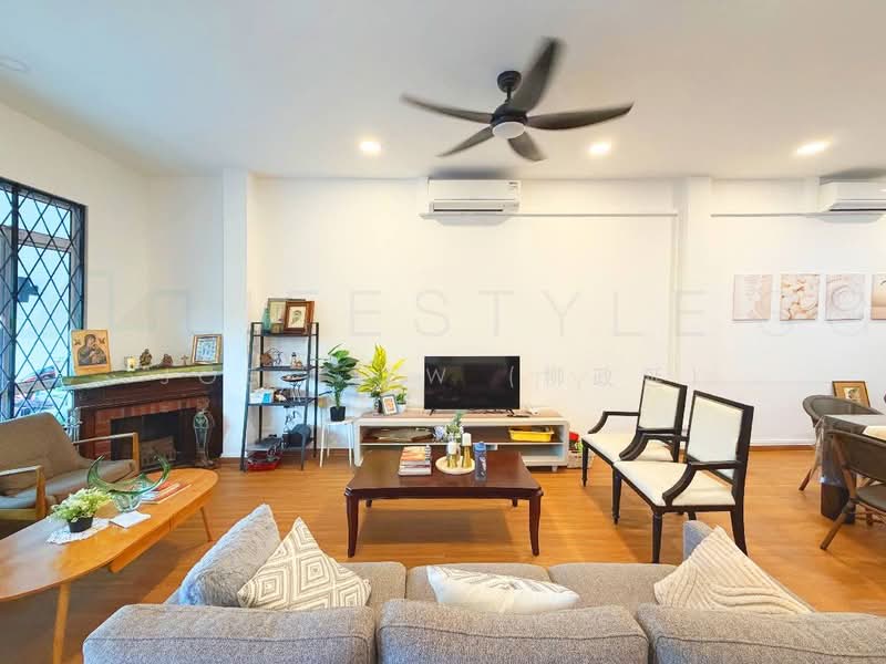 Serangoon Garden Estate, Cooling Close, 2 Bedrooms, 800 sqft, Terraced House For Rent, by Joe Liew (柳政延), 500237459 - PropertyGuru.com.sg