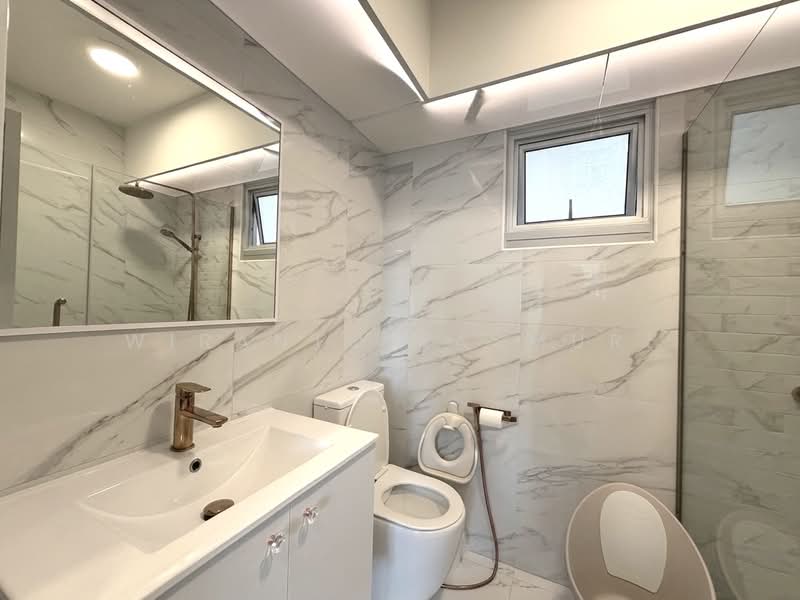 461B Bukit Batok West Avenue 8, 461B Bukit Batok West Avenue 8, 3 Bedrooms, 1,227 sqft, HDB Flat For Sale, by Wiranto Kasmuri, 500237466 - Bathroom - PropertyGuru.com.sg