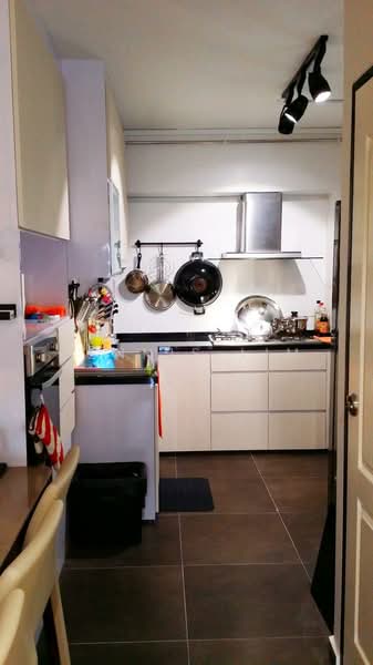 288E Bukit Batok Street 25, 288E Bukit Batok Street 25, 3 Bedrooms, 1,098 sqft, HDB Flat For Sale, by Dennis Lim, 500237467 - Kitchen - PropertyGuru.com.sg