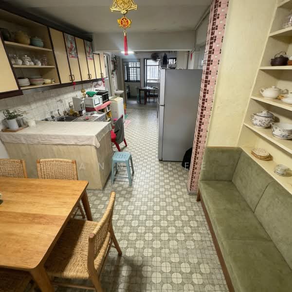 Blk 15 Marsiling Lane Singapore 730015, Blk15 Marsiling lane, 3 Bedrooms, 700 sqft, HDB Flat For Sale, by Anna Lee, 500237487 - Kitchen - PropertyGuru.com.sg