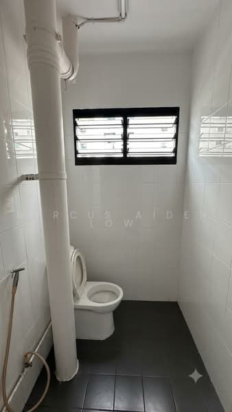 846 Tampines Street 82, 846 Tampines Street 82, 3 Bedrooms, 1,109 sqft, HDB Flat For Sale, by Marcus Aiden Low, 500237493 - Bathroom - PropertyGuru.com.sg
