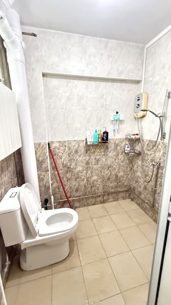 139 Bishan Street 12, 139 Bishan Street 12, Ang Mo Kio / Bishan / Thomson, 3 Bedrooms, 1,280 sqft, HDB Flat For Sale, by Sk Mani, 500237494 - Bathroom - PropertyGuru.com.sg