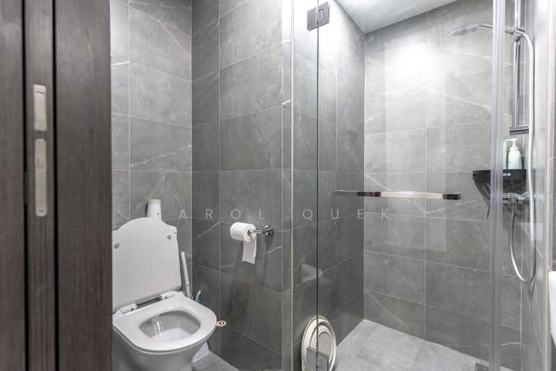 Riverfront Residences, 43 Hougang Avenue 7, Hougang / Punggol / Sengkang, 2 Bedrooms, 721 sqft, Condominium For Sale, by Carol Quek, 500237503 - Bathroom - PropertyGuru.com.sg