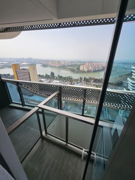 City Gate, 371 Beach Road, Studio, 250 sqft, Apartment For Rent, by Gavin Ng, 500237505 - Balcony - PropertyGuru.com.sg