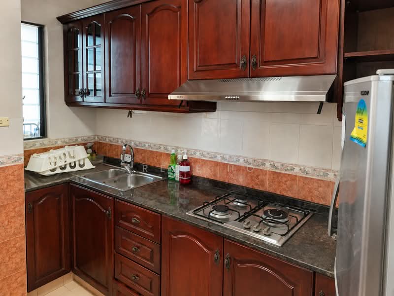 Tanglin Regency, 381 Tanglin Road, 2 Bedrooms, 883 sqft, Condominium For Rent, by Irene Ho, 500237520 - Kitchen - PropertyGuru.com.sg