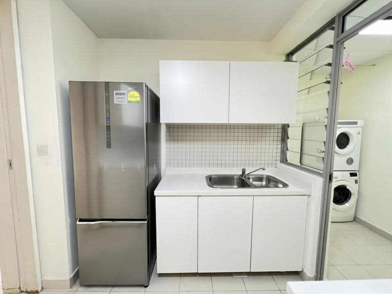 The Trumps, 1 Jalan Kembangan, 2 Bedrooms, 1,119 sqft, Condominium For Sale, by Felicia Cai, 500237527 - Kitchen - PropertyGuru.com.sg