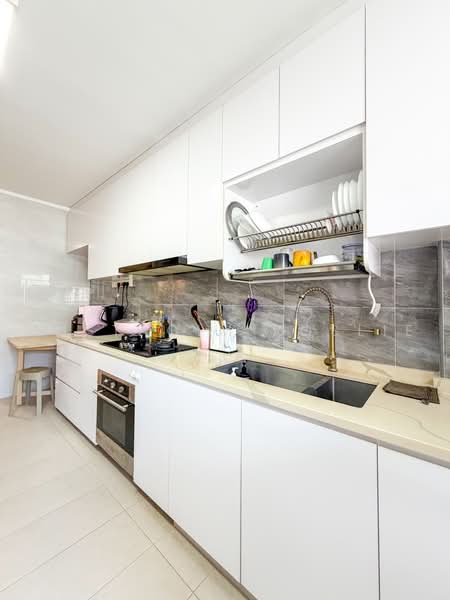 212 Tampines Street 23, 212 Tampines Street 23, 3 Bedrooms, 1,119 sqft, HDB Flat For Sale, by Mustaqim Roslie, 500237528 - Kitchen - PropertyGuru.com.sg