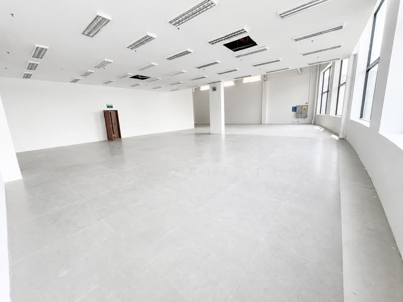 B1/B2 Clean Space 3,616sf ceiling 3.5m-8m, 3mins walk from Xilin MRT (DT36) station, Changi South, 1,400 sqft, Factory / Workshop (B2) For Rent, by Marjorie Teo, 500237529 - 3.5m ceiling area - CommercialGuru.com.sg